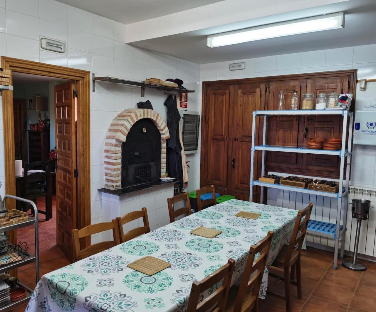 Tres Navios En El Mar Casa Rural De 10 Habitaciones Con Bano Individual Precios Web Montejo de Tiermes Exteriör bild